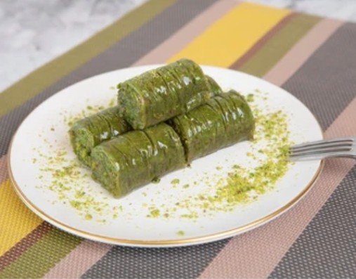 Şerbet Dengeli 1000 Gr Fıstık Sarma pasta